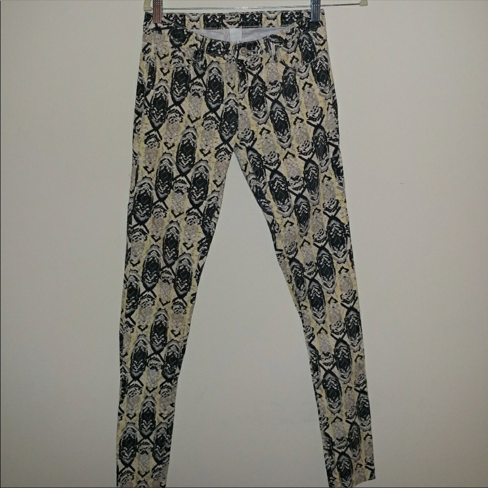 NWOT VILA Straight Leg Jeans